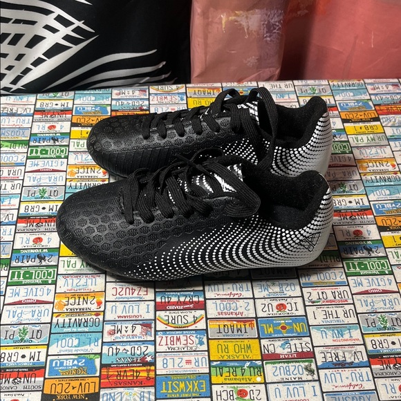 Vizari Stealth FG Youth Soccer Cleats Black White Size 1.5Y Boys Girls - Picture 1 of 6